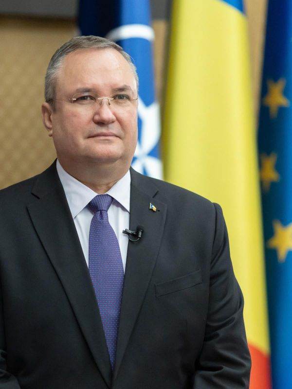 Premierul a discutat cu ministrul turc al Apărării despre securitatea regională